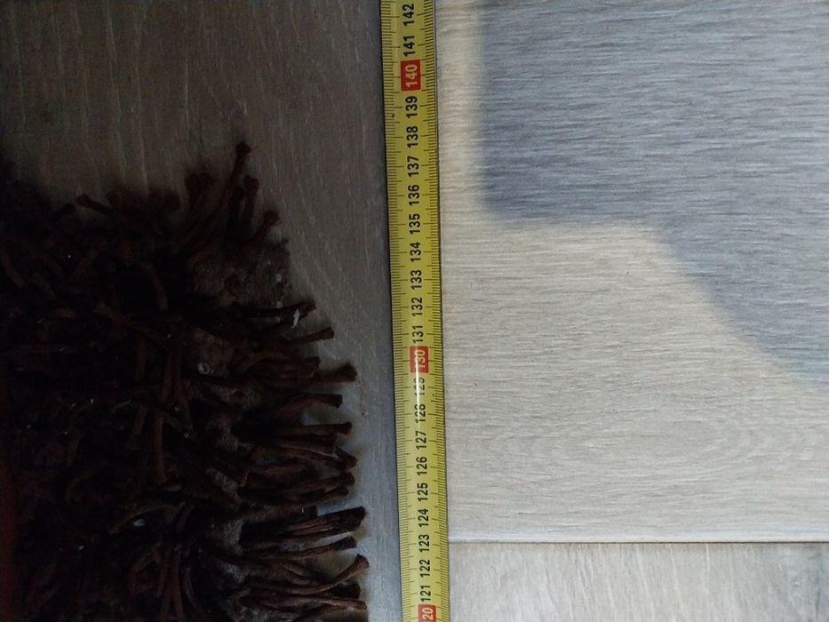 Carpete bege e castanha
