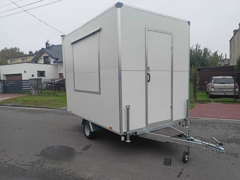 Przyczepa gastronomiczna FOOD TRUCK 750 kg Producent BODEX Radomsko