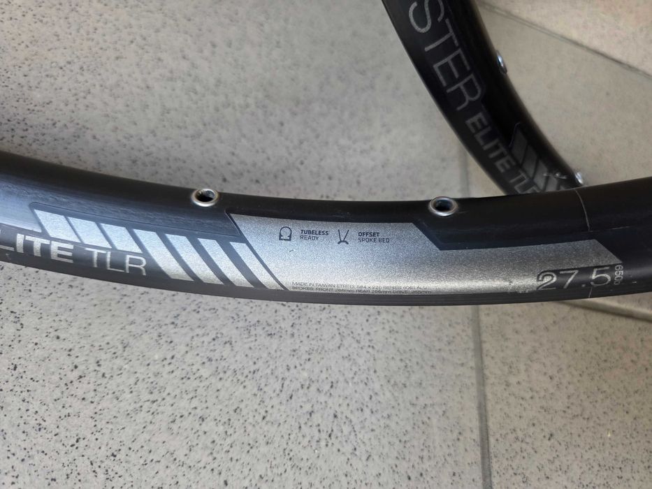 # obręcze 27,5" Bontrager Duster Elite TLR - nowe #