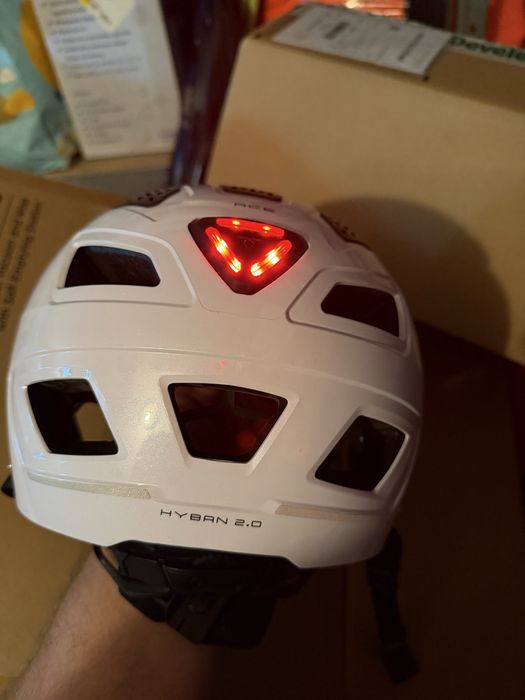 Kask rowerowy Abus hyban 2.0