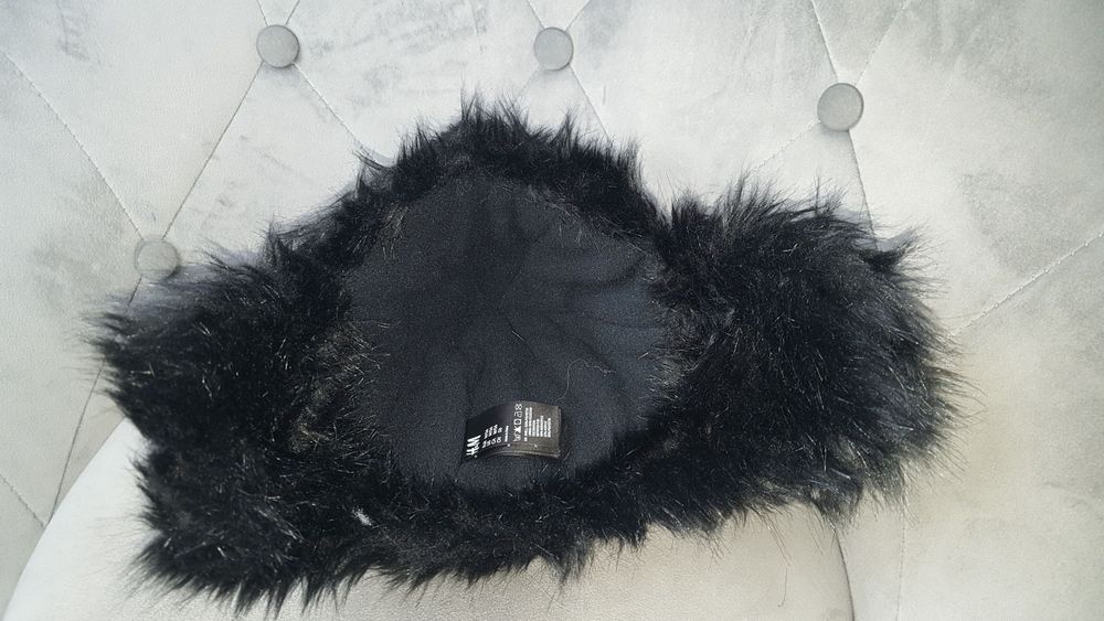 H&M pilotka czarna czapka 56 M futrzana