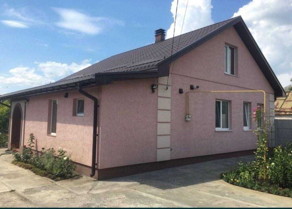 Гарний компактний будинок з якісним ремонтом в селищі Солоницівка
