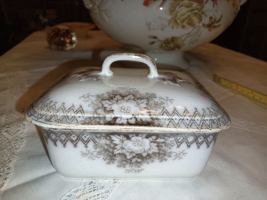French brand Sarreguemines bathroom soap dish