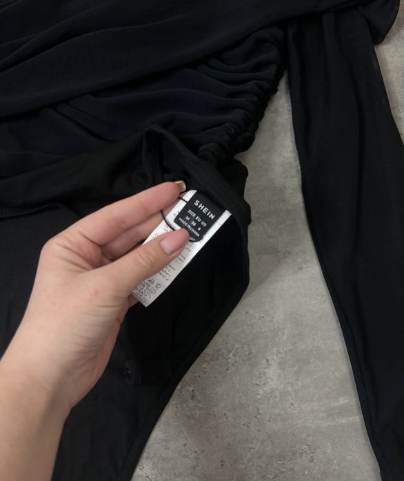 Чорне Боді shein