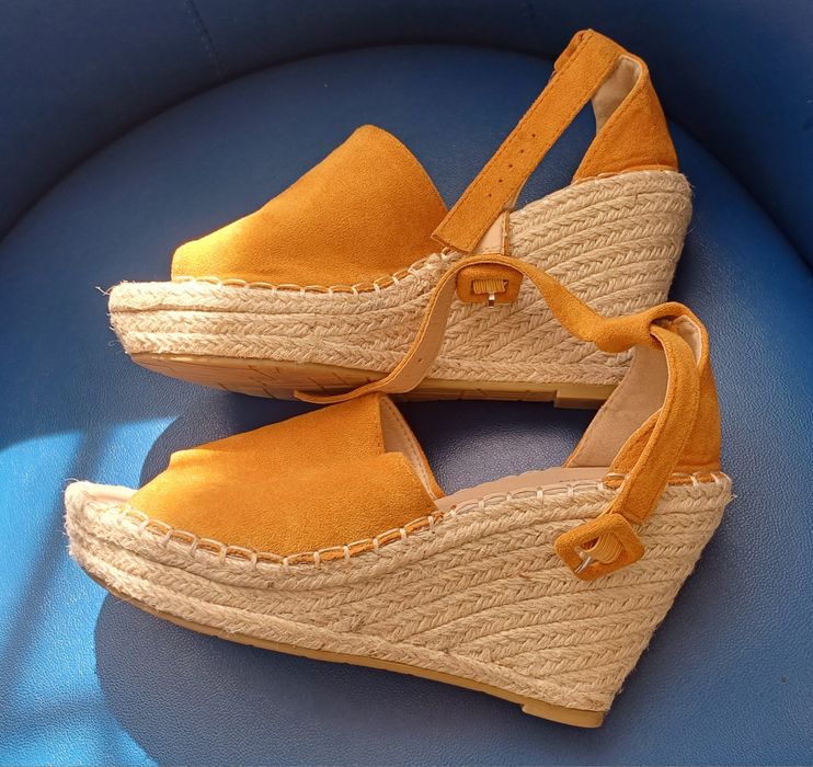 Модняві босоніжки