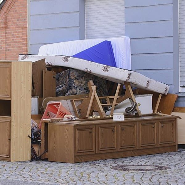 Sprzątanie-opróżnianie domów, mieszkań, piwnic, garaży, strychów