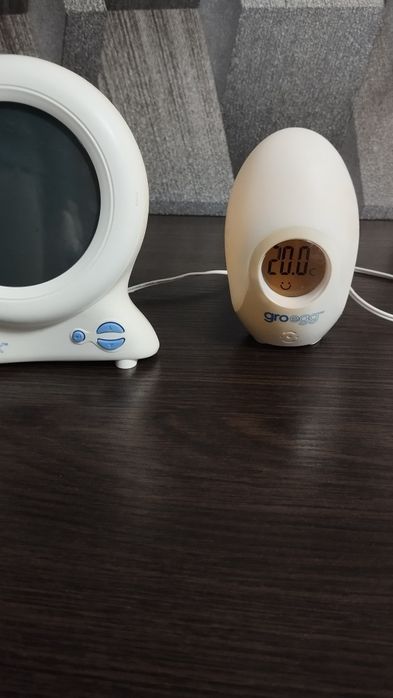 Будильник-нічник та кімнатний термометр