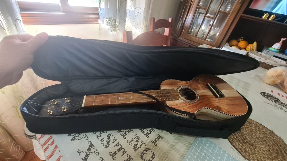 APC Ukulele TS – Standard