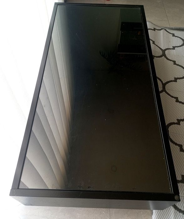 Mesa de centro sala madeira maciça vidro preto wengue  estilo moderno