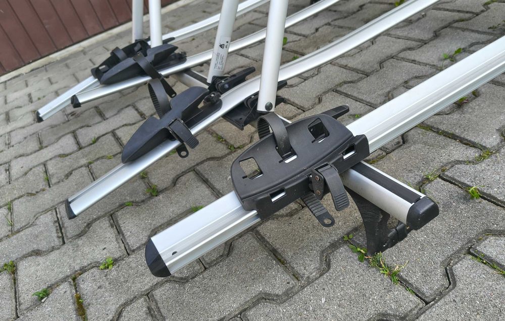 Bagażnik dachowy CRUZ + 4 uchwyty rowerowe Aguri Acuda II/III (Citroen C4 Picasso)