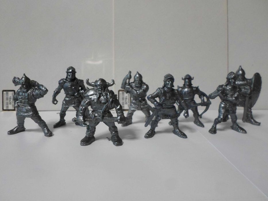 Фігурки рицарів та солдатів 12 штук