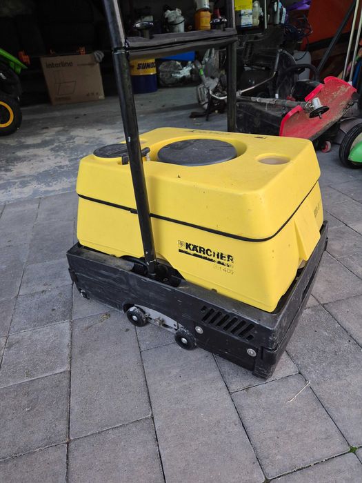 Поломийна машина Karcher BR 400 б/у
