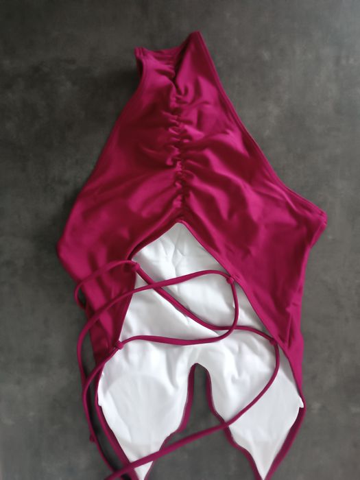 Закритий купальник