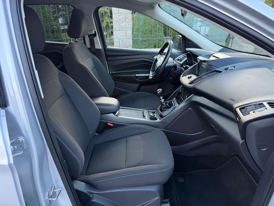 Ford Kuga 2019r. 1.5 benzyna benzyna manual EUROPA   Navi opłacony