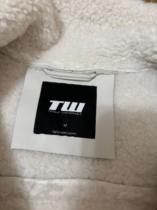 Дублянка жіноча білого кольору