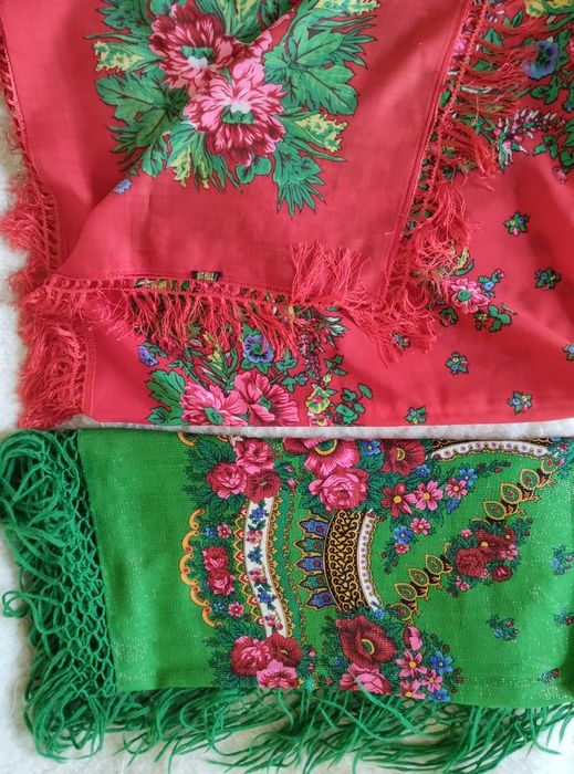 Хустка старовинна різнокольорова.