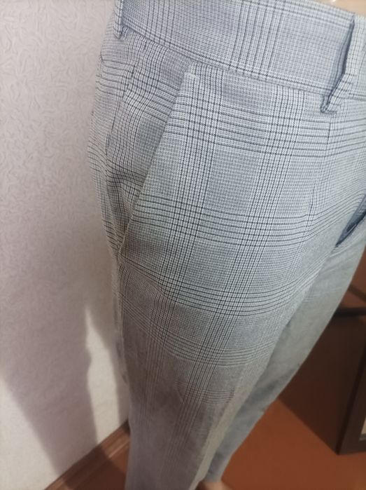 Віддам укорочені брюки жіночі