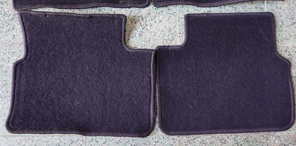 Oryginalne dywaniki welurowe wycieraczki Pol-Car Jeep Renegade