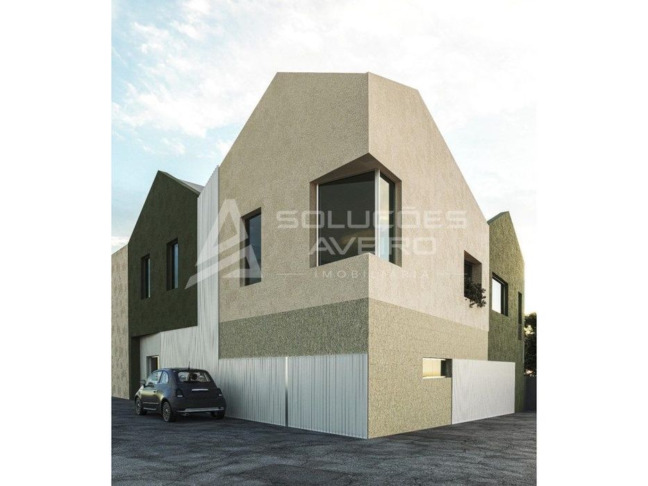 Moradia T2 com Jardim e Terraço | Centro de Aveiro