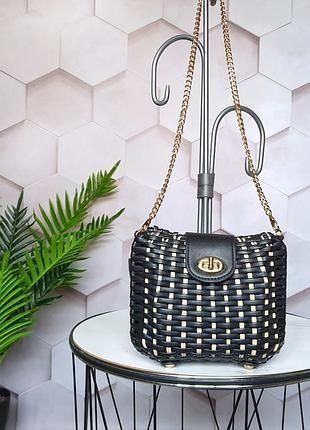 Жіноча  чорна плетена сумка через плечк