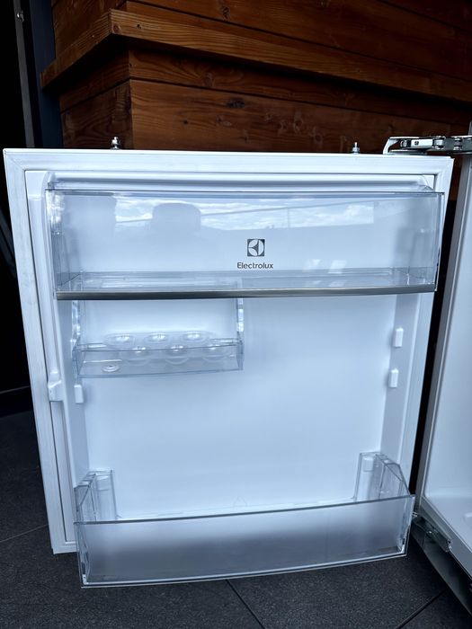 Lodówka Electrolux LFB3AE82R