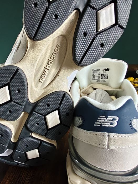 New Balance 9060 rozmiar 40