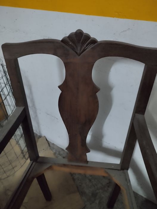 Cadeirão em madeira