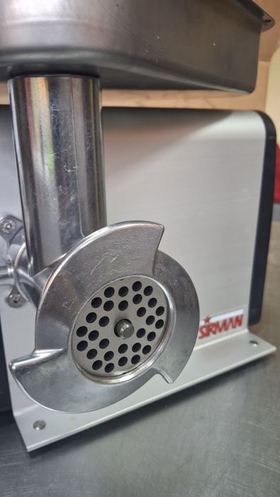 Професійна м'ясорубка