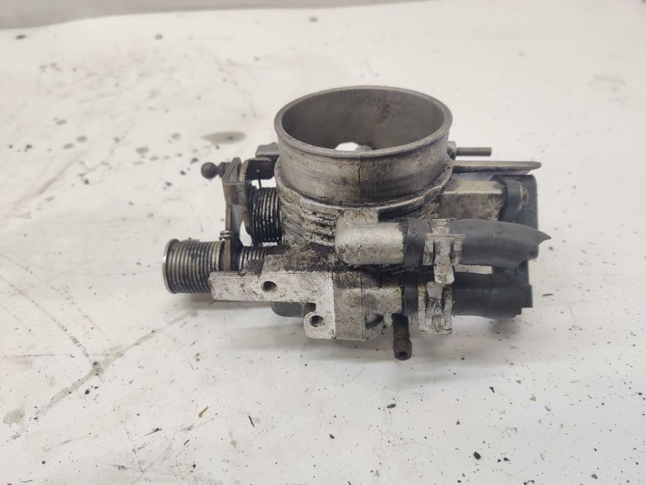 Opel Corsa B 1.0 B Przepustnica