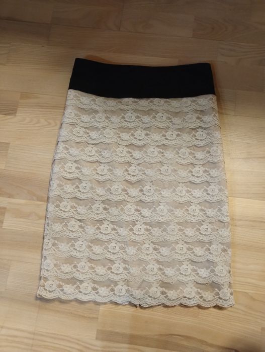 Спідниця біла з кружевом