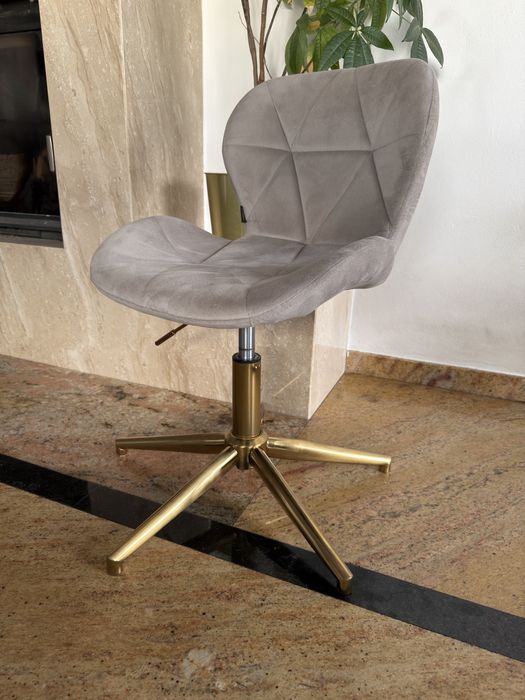 Sprzedam krzeslo kosmetyczne jak nowe