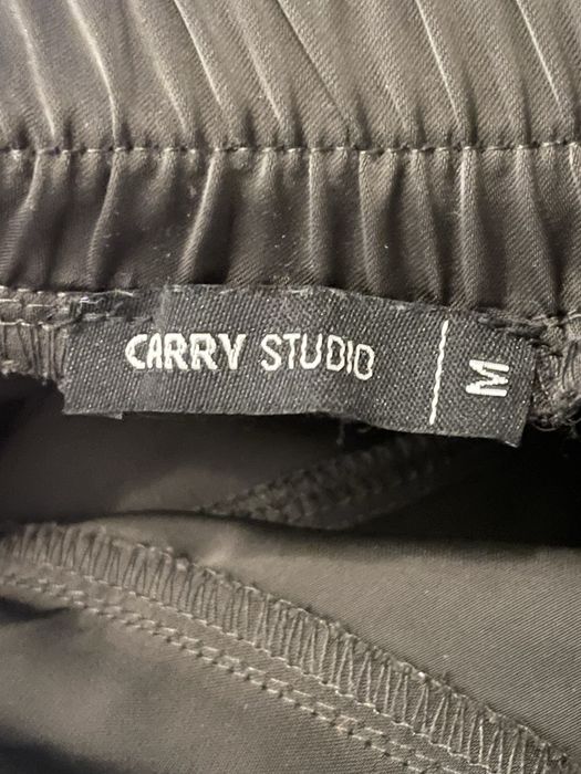 Elegancka Spódnica Carry czarna rozmiar M