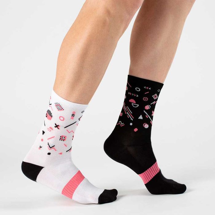 Skarpetki kolarskie, wysokie, białe, wzorki różowe