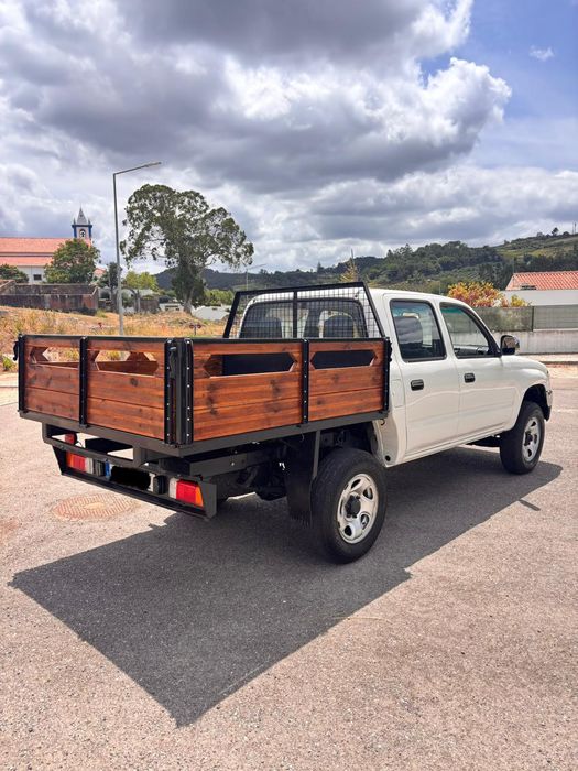 Toyota Hilux 2.4 TD 4x4 TRACKER