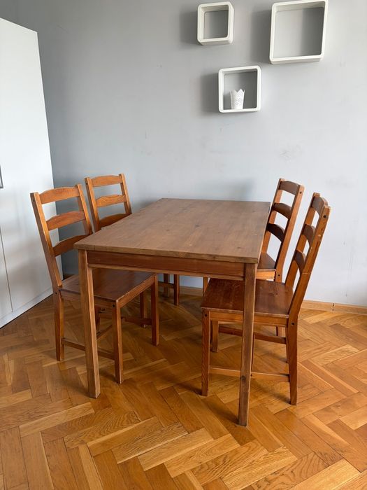 Stół i 4 krzesła