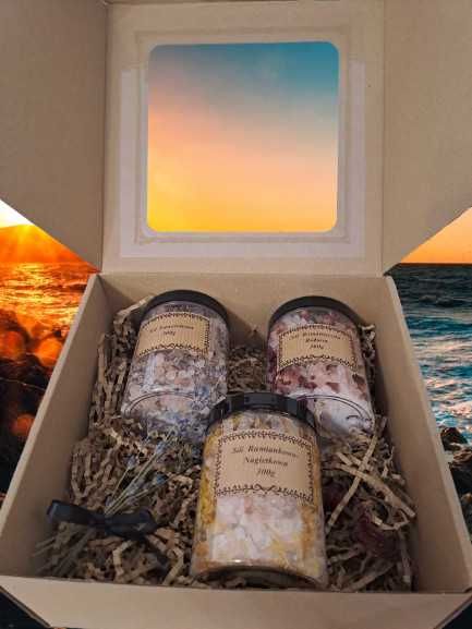 Zestaw prezentowy, sól do kąpieli 2x różana, 1x rumiankowo- nagietkowa