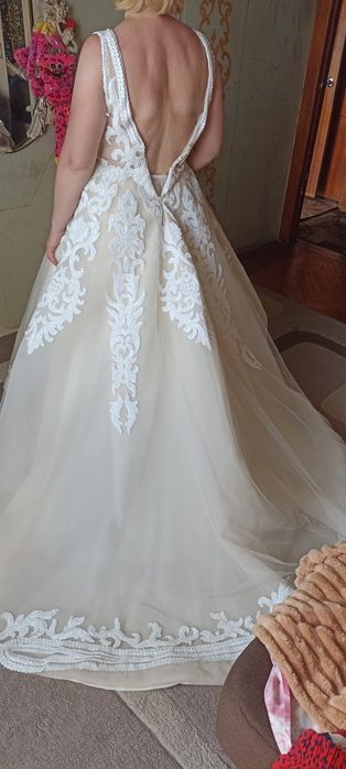 Сукня весільна в ідеалі-1 раз вдіта
