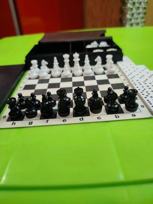 Игра для отдыха мини набор на магнитах шахматы, шашки, домино.