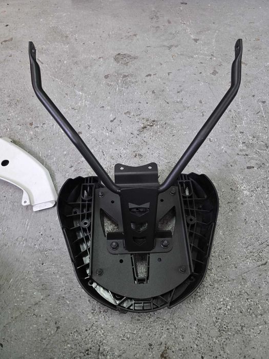 x-max 400 suporte mala e vidro