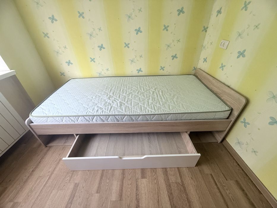 Продам кровать 200х90