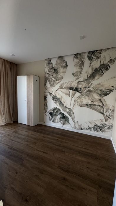 Сучасний таунхаус з ремонтом та меблями і великою ділянкою Крихівці