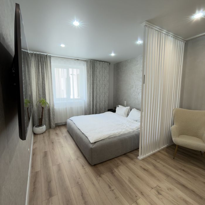 Продається сучасна квартира з якісним  ремонтом у світлих тонах.