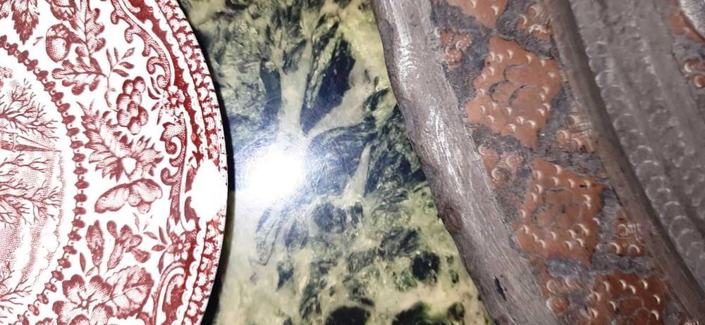 Тарелки под незначительную реставрацию.Англия фарфор.