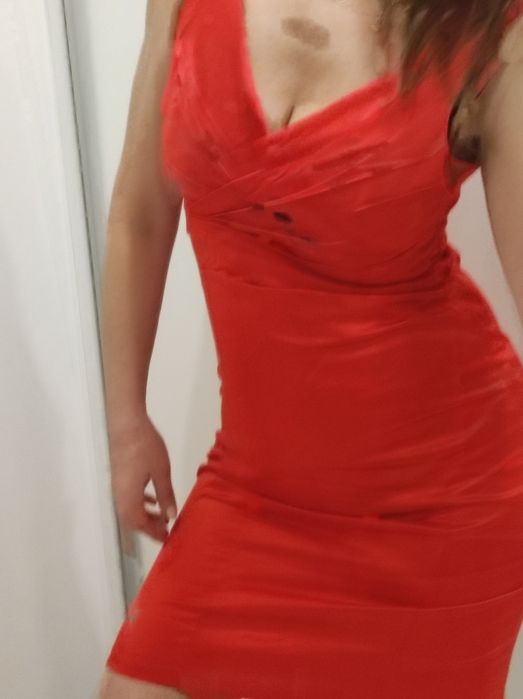 Sukienka sexy krwista czerwień