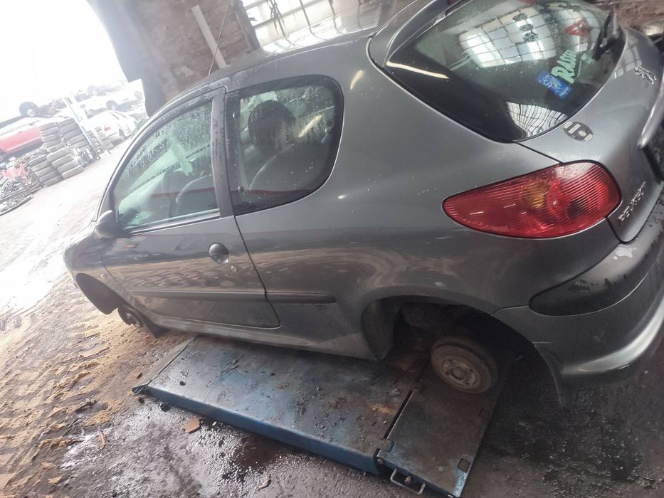 Розборка Пежо 206 , в різних кольорах
