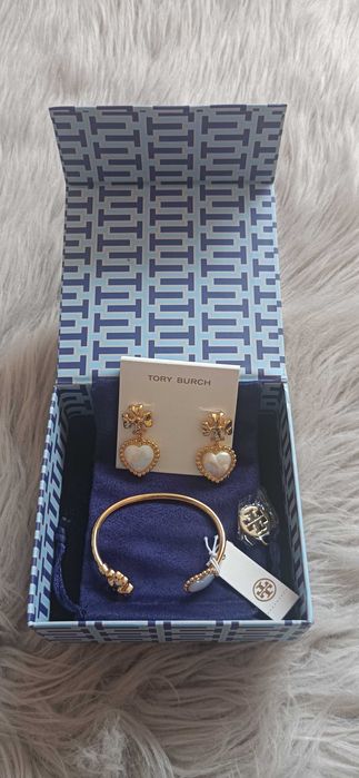 Tory Burch kolczyk i bransoletka  serduszka z masy perlowej