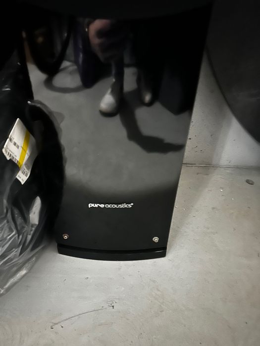 Kino domowe YAMAHA MusicCast RX-V4A + Pure Acoustics Nova 8 Czarny