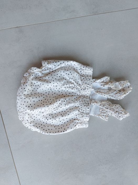 Rampers w kropki z falbankami jak Newbie
