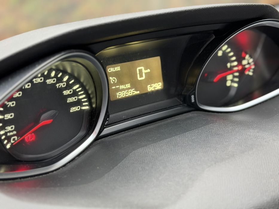 Peugeot 308 1.6 HDi Ac/ retoma Moto