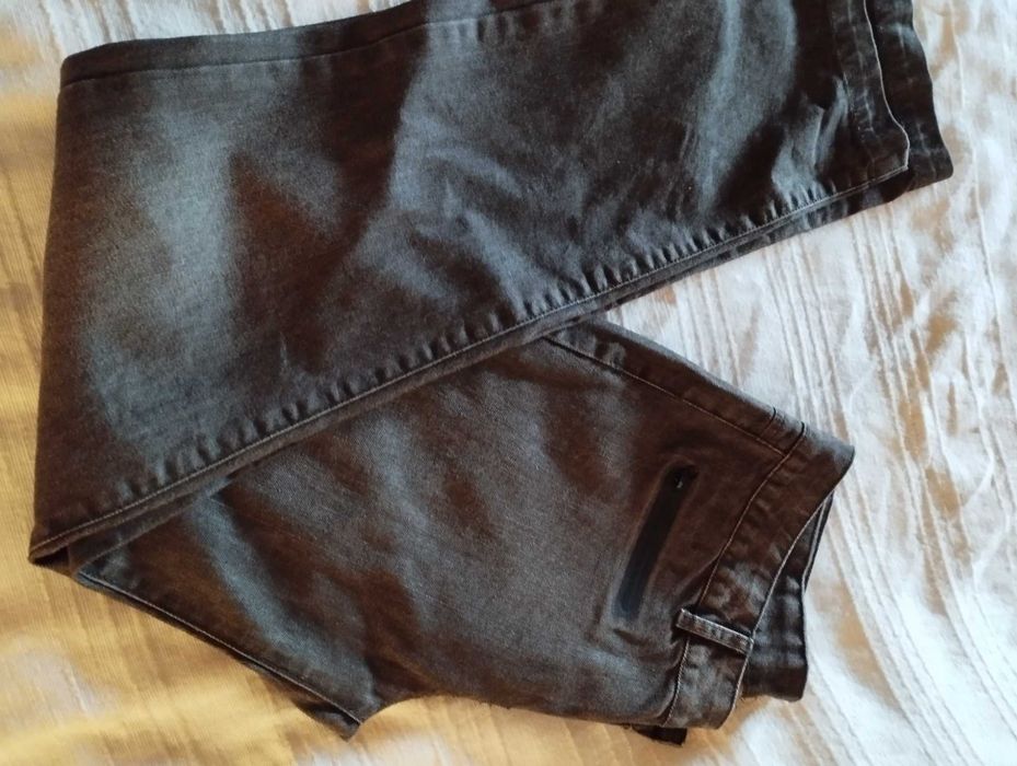 Calças novas cor castanha